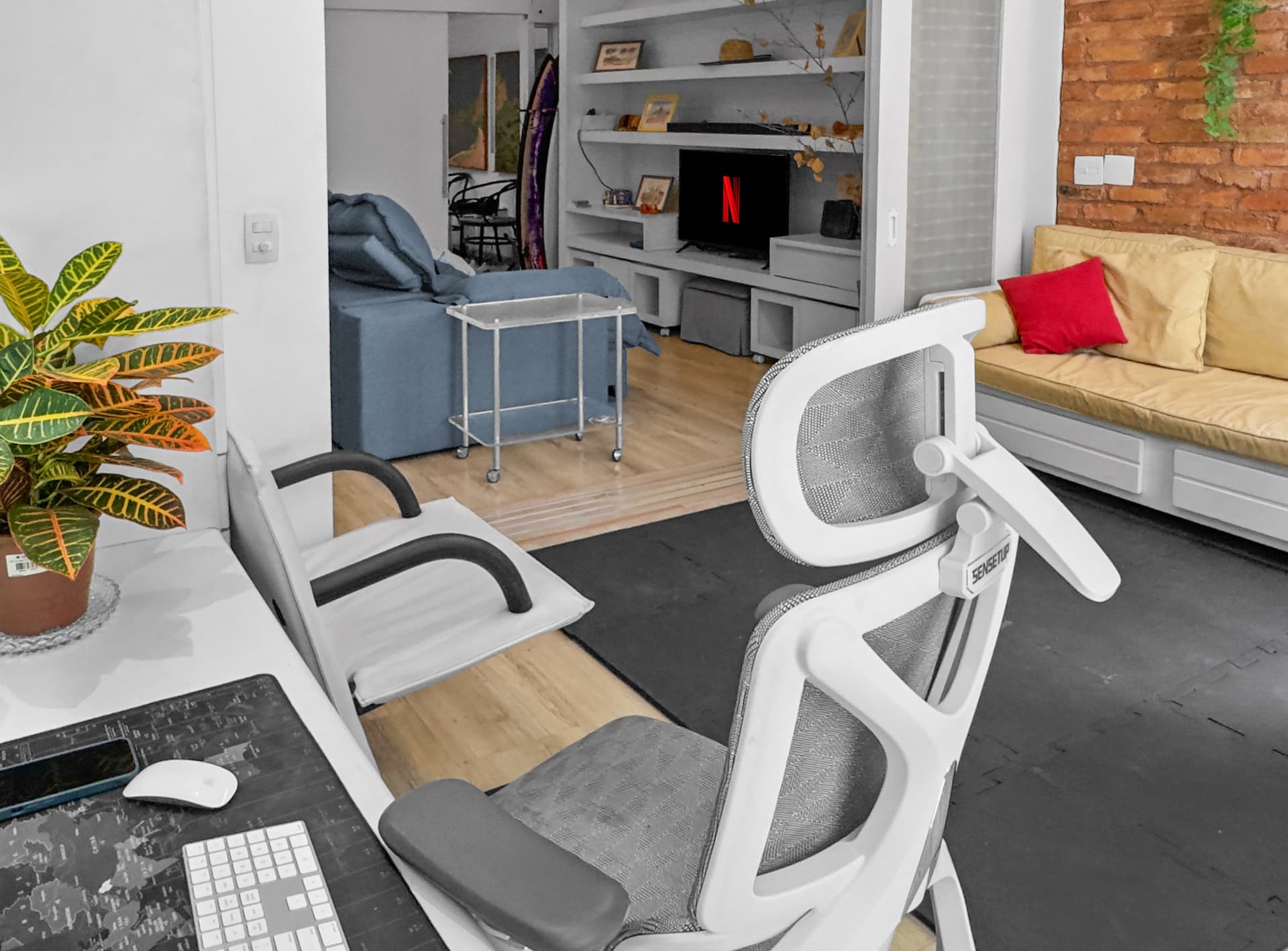 Huge Surf Loft with King Bed + Jacuzzi - 4