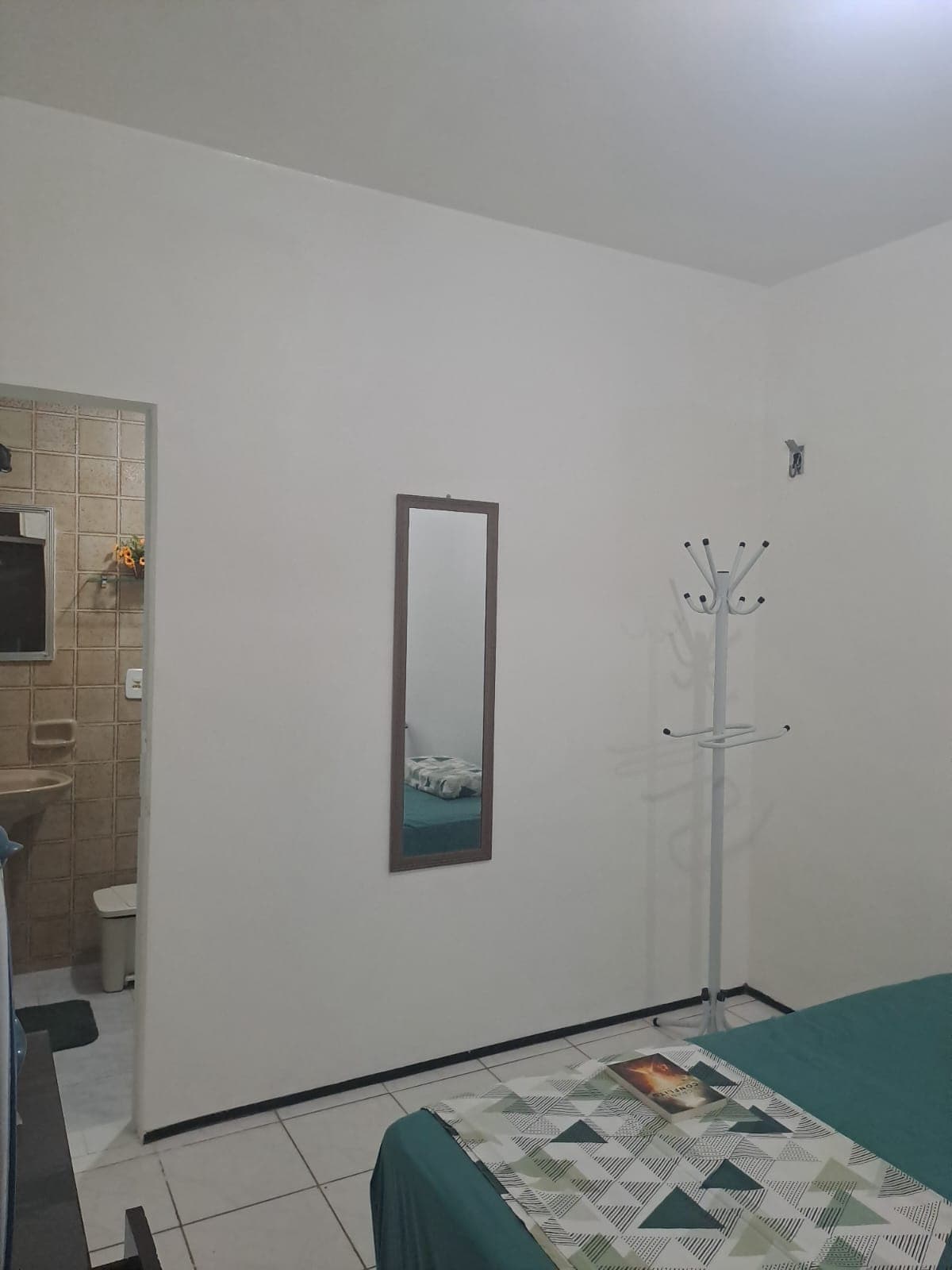 Prox. HGF e RIOMAR Aluguel Quarto Suíte Rever Indiv Mobiliado - 3