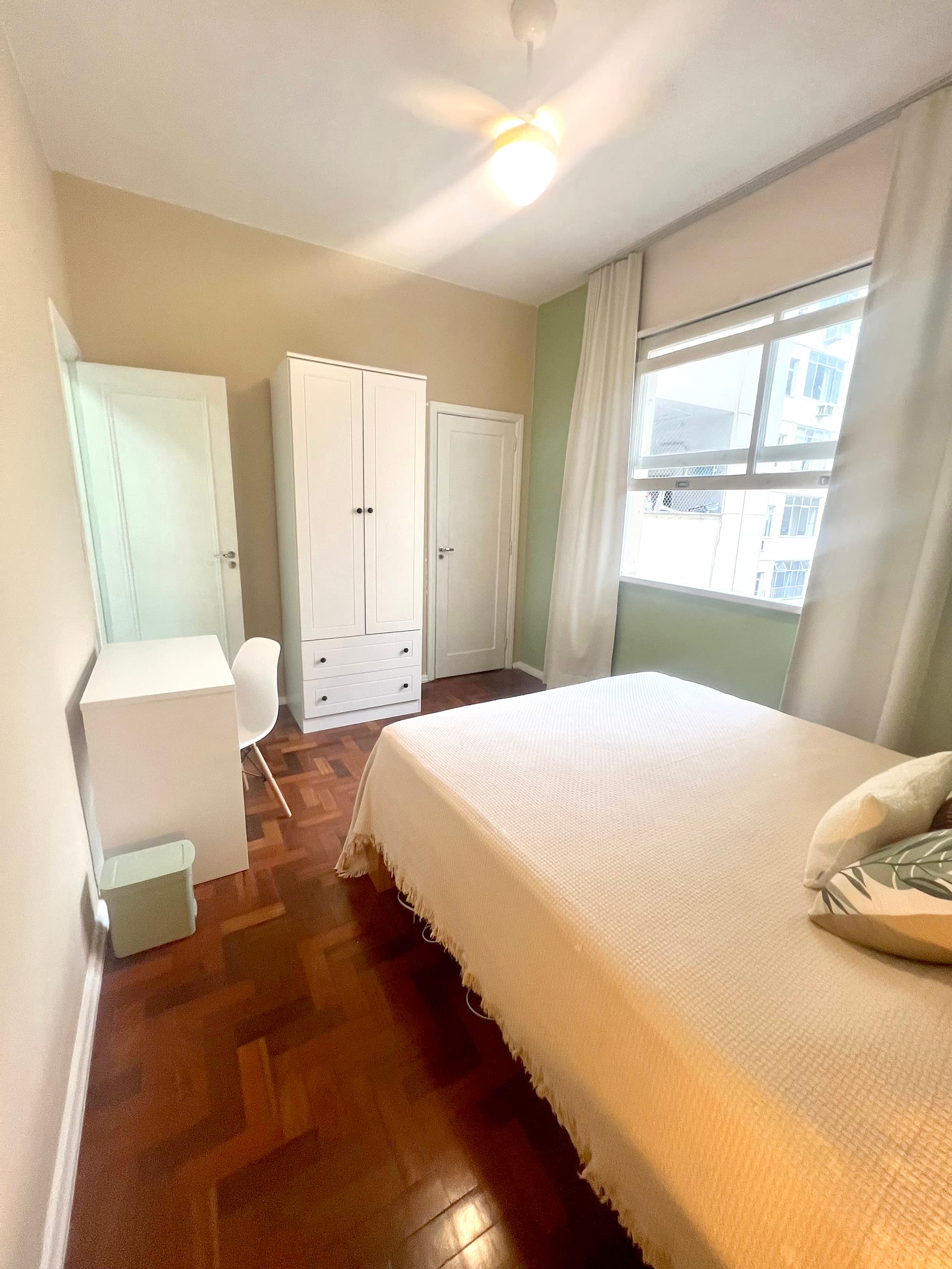 Suíte praiana em apê compartilhado no Arpoador! - 2