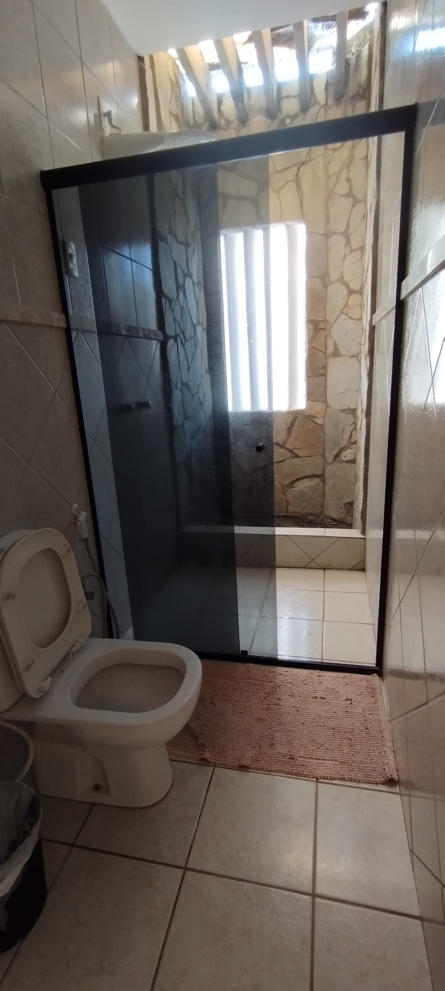 Quarto de casal com varanda, em casa de condomínio na praia - 3
