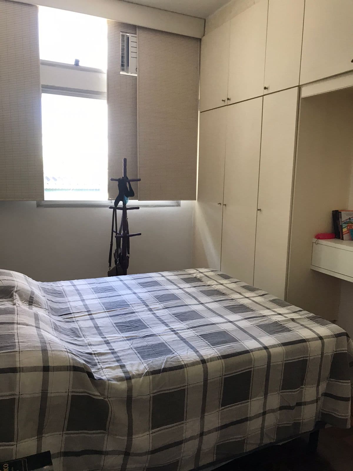 Quarto amplo com banheiro de uso exclusivo. - 2