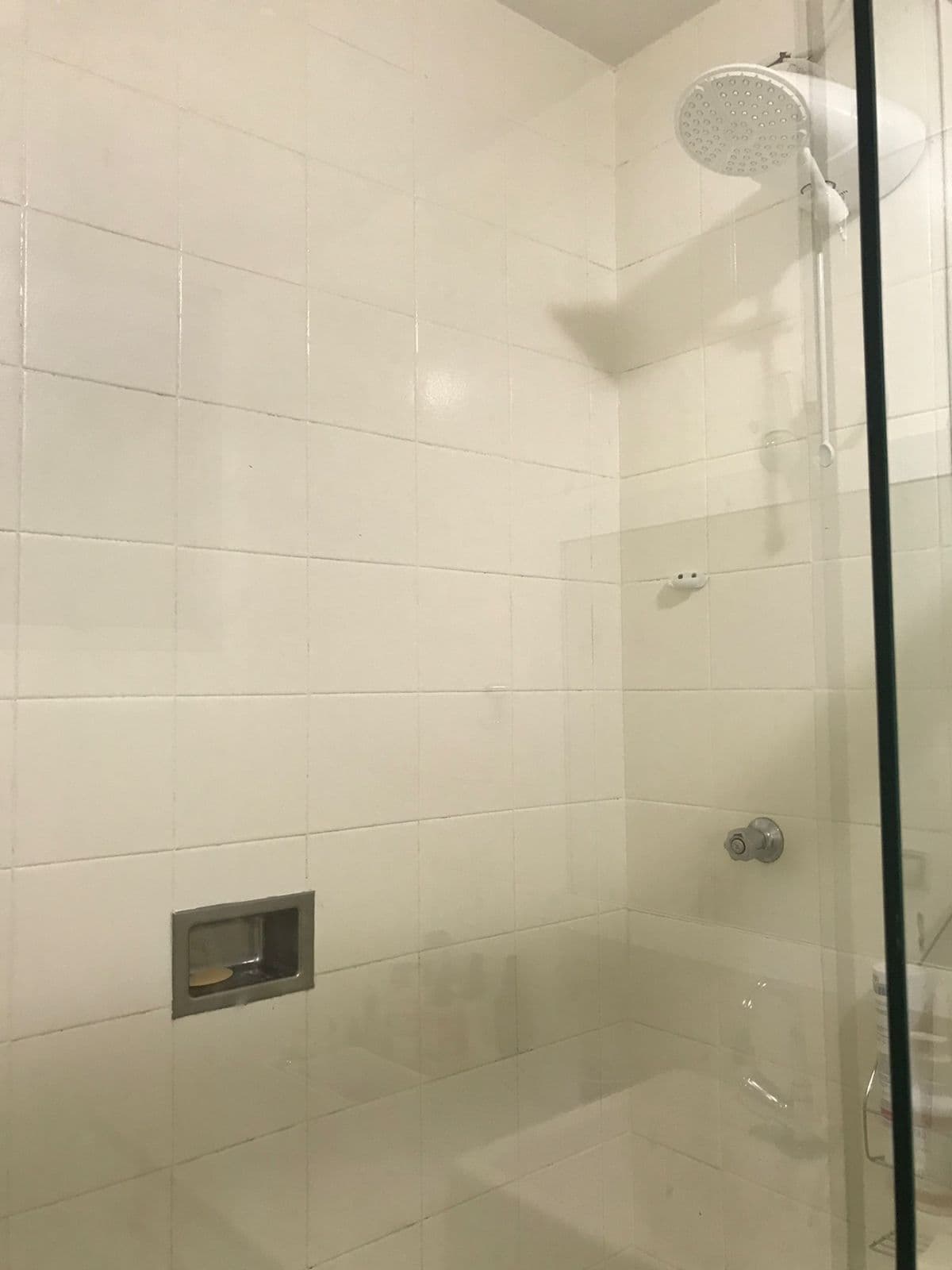 Quarto amplo com banheiro de uso exclusivo. - 5