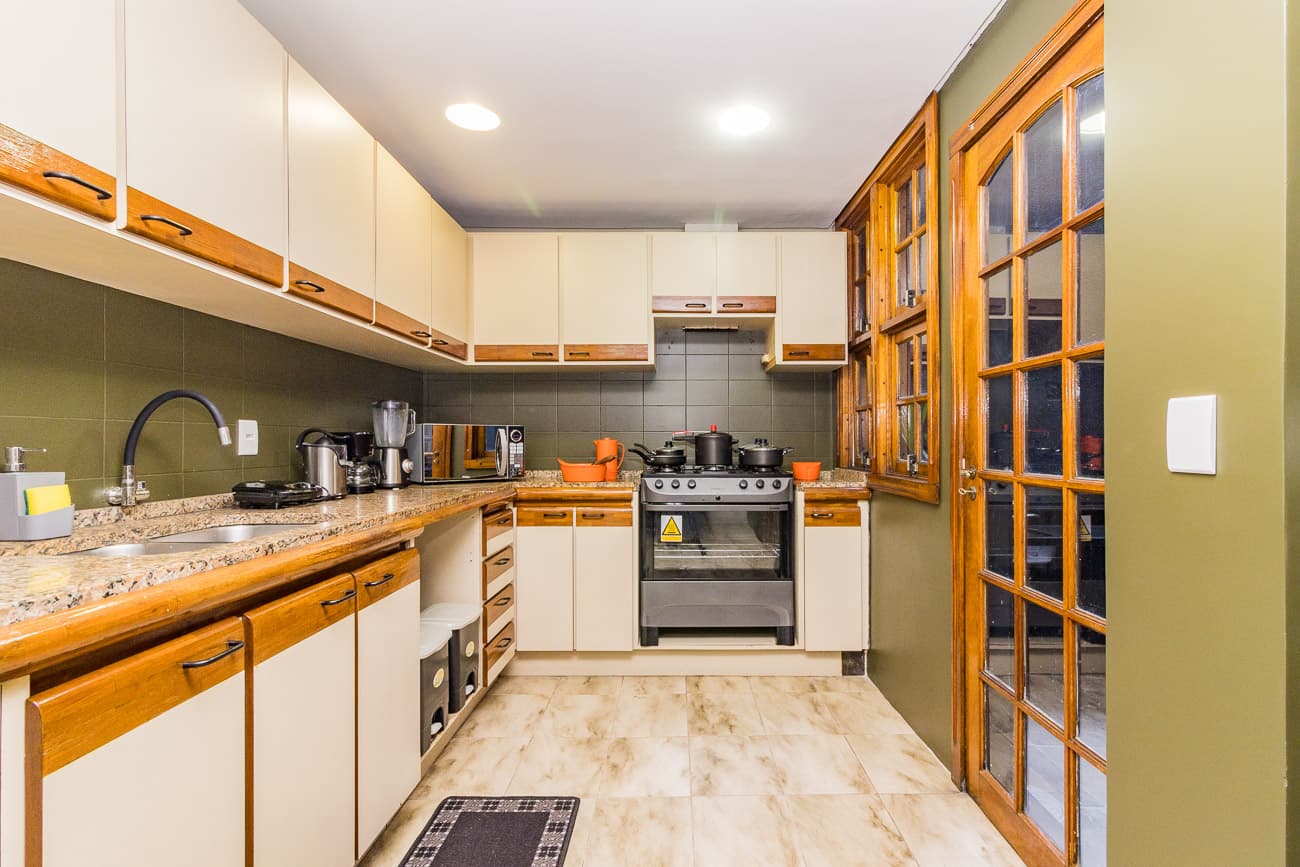 QUARTO no melhor bairro de Porto Alegre: BOM FIM - 6