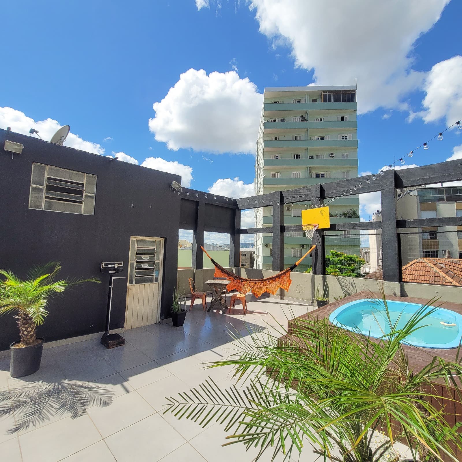 QUARTO EM CASA COM PISCINA NO CENTRO DE PORTO ALEGRE - 3