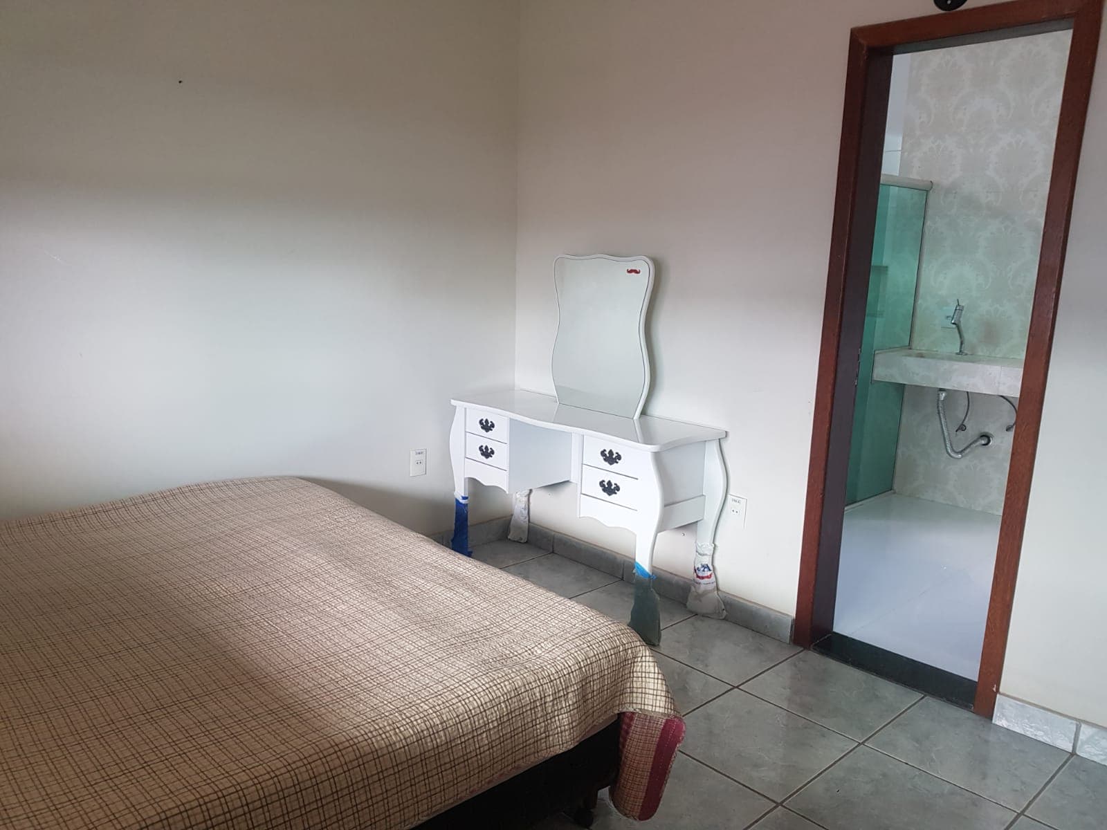 Alugo Quartos em Minha Casa - 6