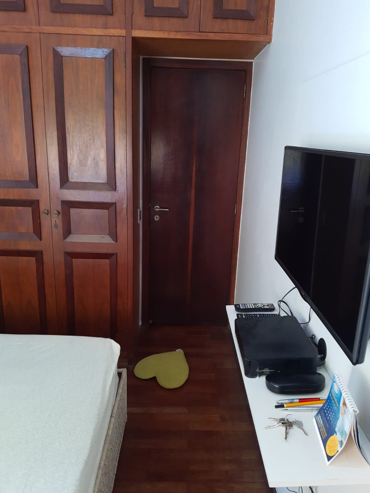 Quarto mobiliado em frente a Estação Cantagalo do Metrô - 2